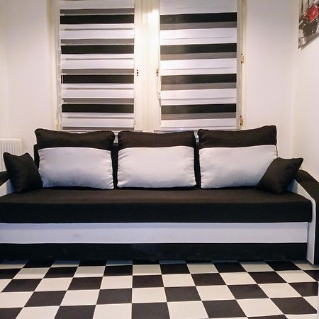 Good Located Apartment Subway U6 Wohnung Берлін Екстер'єр фото