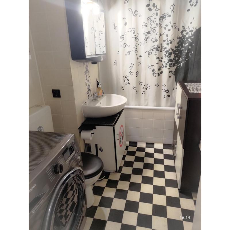 Good Located Apartment Subway U6 Wohnung Берлін Екстер'єр фото